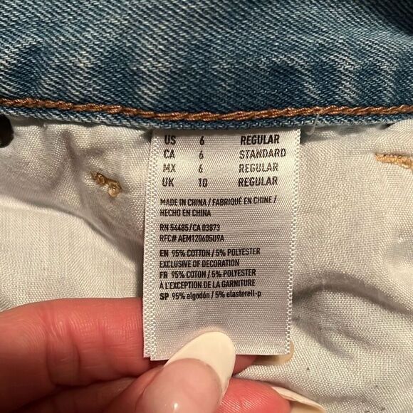 American Eagle Women’s Light Wash Blue 5 Pocket Distressed Mom Jeans - Picture 10 of 10